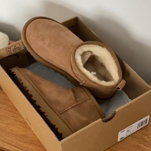 UGG | Classic Ultra Mini Boots In Chestnut New In Box - Picture 2 of 5